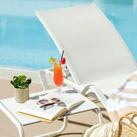 호텔 Welikehotel Triton (adults Only) 칼라 라트자다