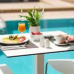 Welikehotel Triton (adults Only) كالا راتخاذا