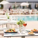 Welikehotel Triton (adults Only) كالا راتخاذا