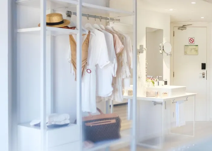 Welikehotel Triton Hotel